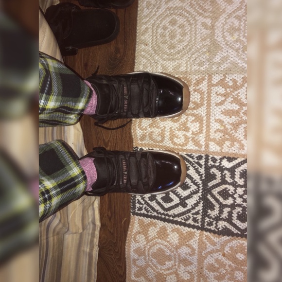 Air Jordan 11 Retro Low Ps “Bleached Coral” - Picture 5 of 8